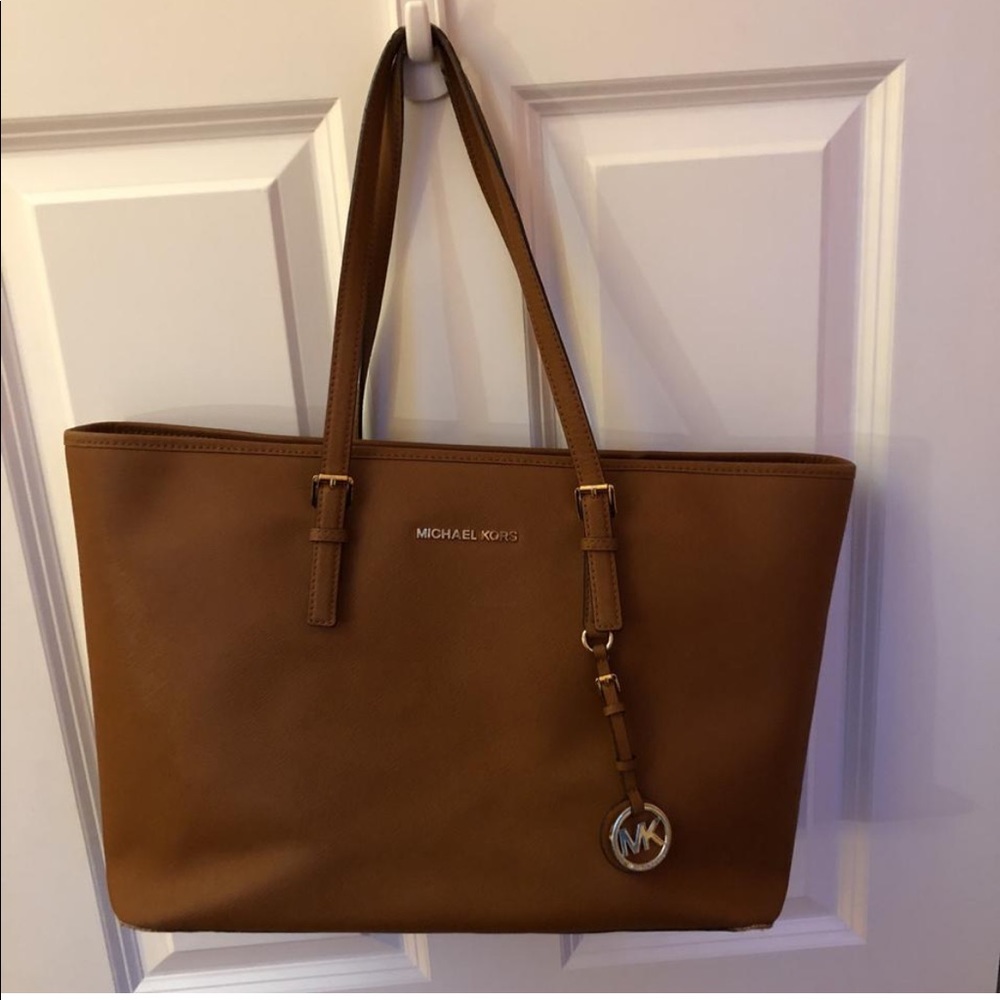 Michael Kors laptop/iPad leather purse - Picture 2 of 6